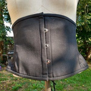 Dracula clothing, steel boned, waist cincher size 36